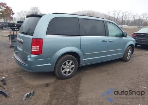 2010 Chrysler Town & Country Touring из США, поврежденный, VIN 2A4RR5D17AR373664